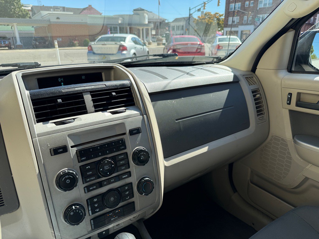 2010 Ford Escape Image 11