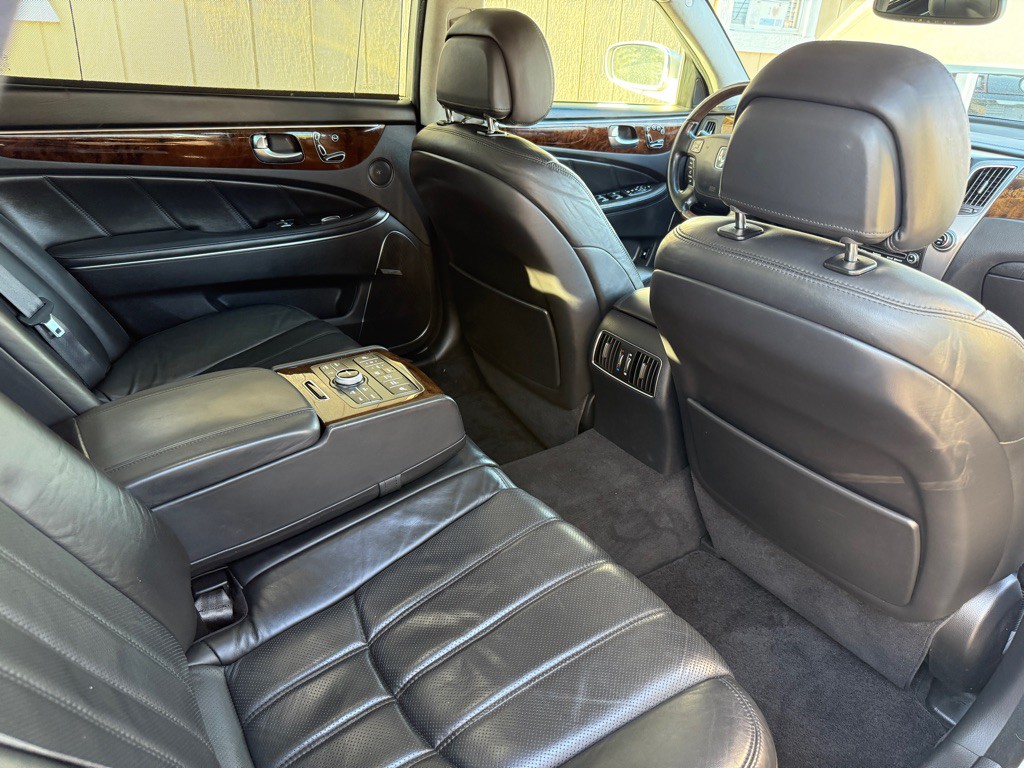 2011 Hyundai Equus Image 6