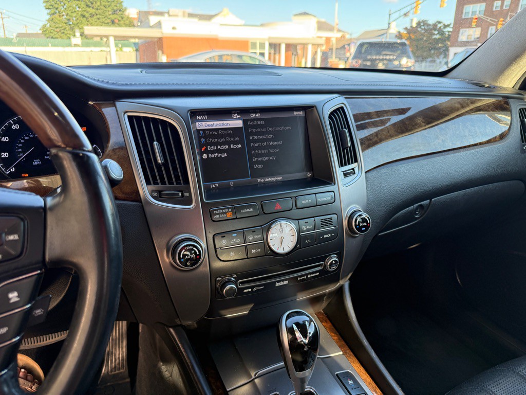 2011 Hyundai Equus Image 25