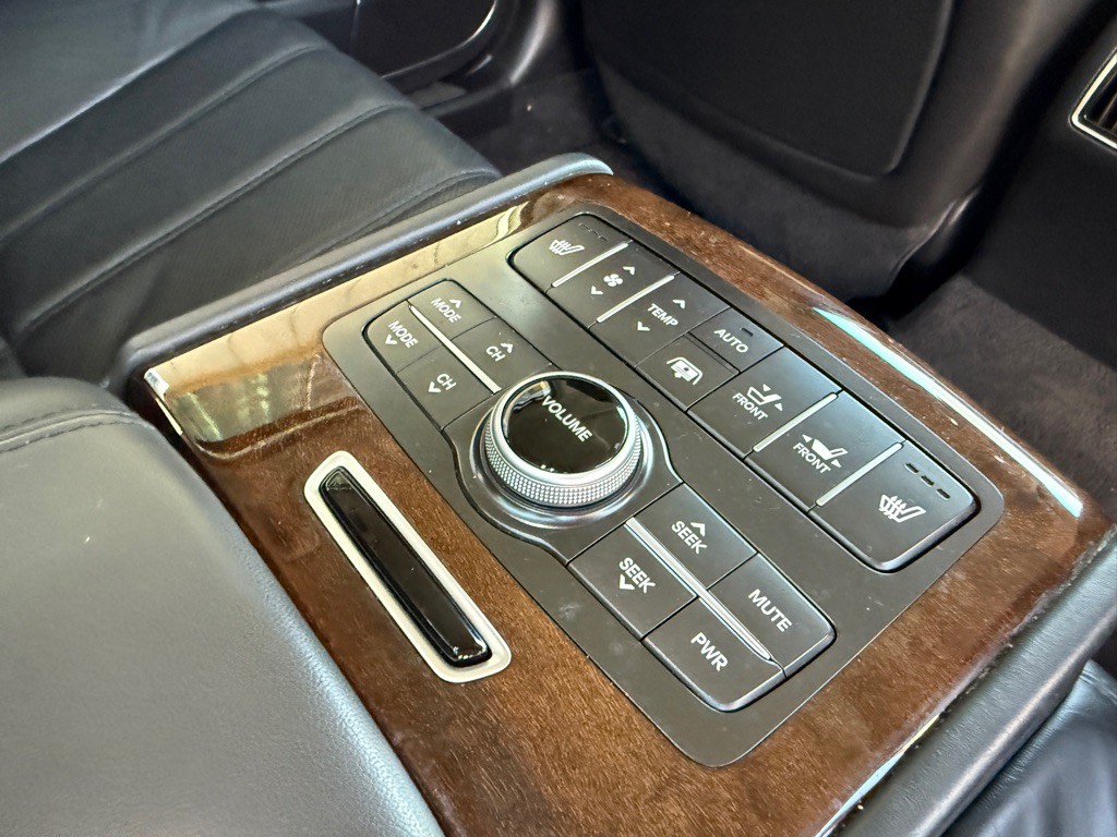 2011 Hyundai Equus Image 33