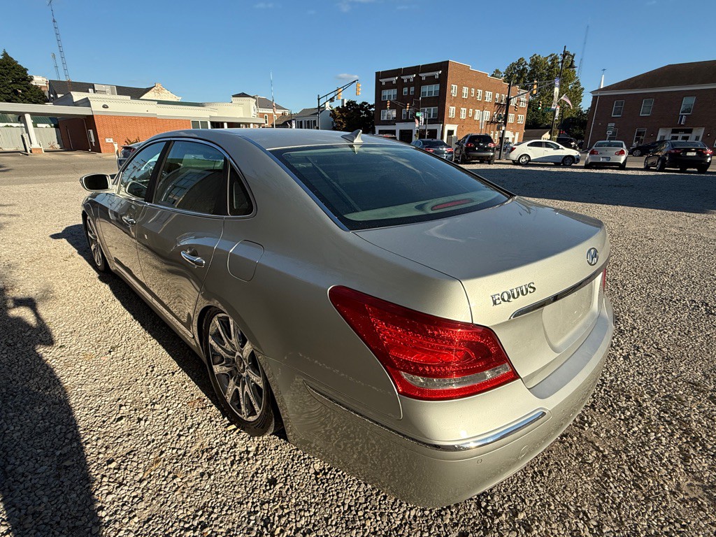 2011 Hyundai Equus Image 35