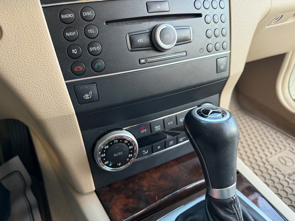 2011 Mercedes-Benz GLK-Class Image 4