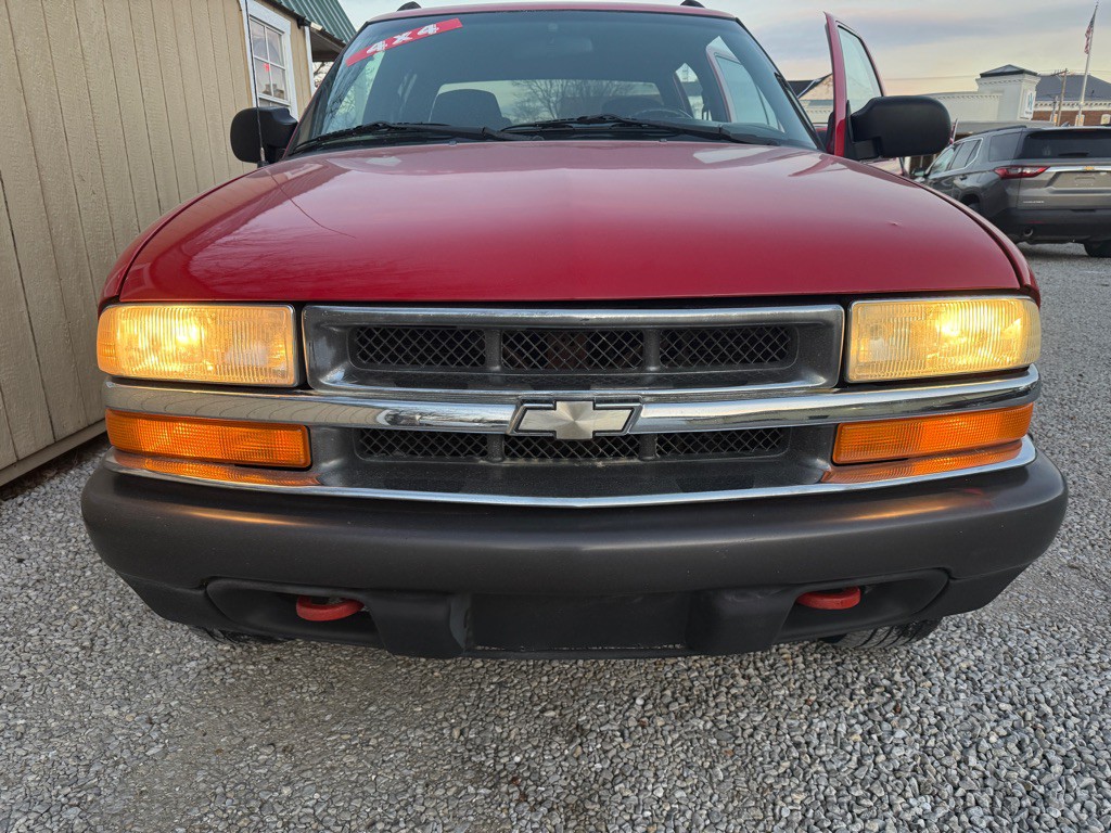 2003 Chevrolet S10 Image 3