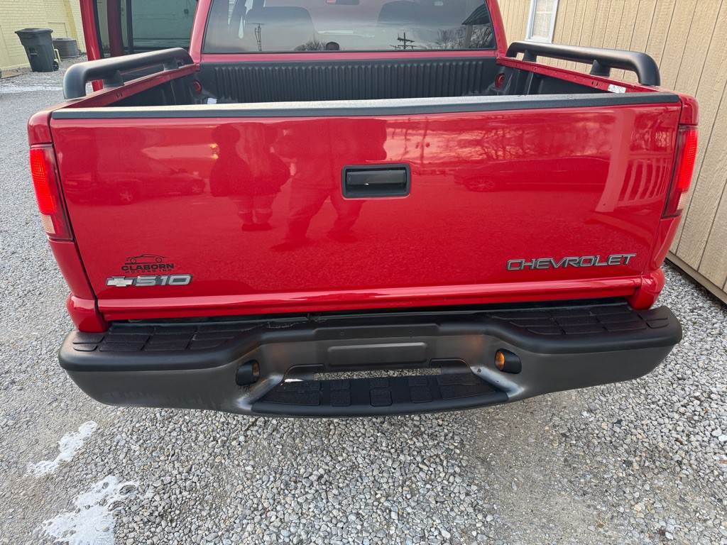 2003 Chevrolet S10 Image 8