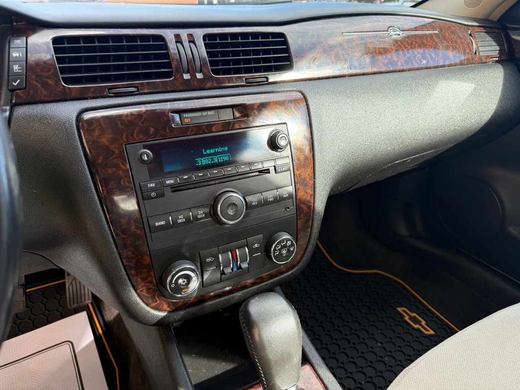 2012 Chevrolet Impala Image 11