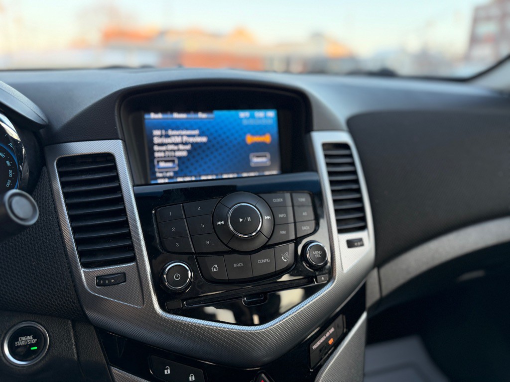 2014 Chevrolet Cruze Image 12