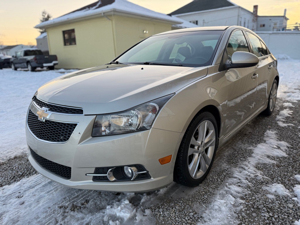 2014 Chevrolet Cruze Image 2
