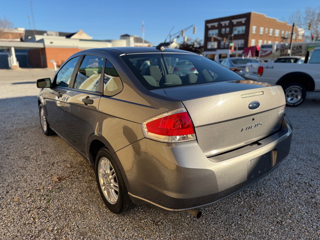 2009 Ford Focus Image 2