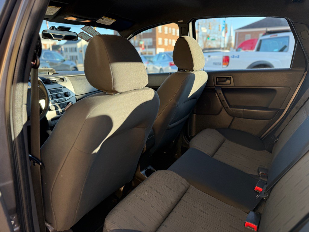 2009 Ford Focus Image 7