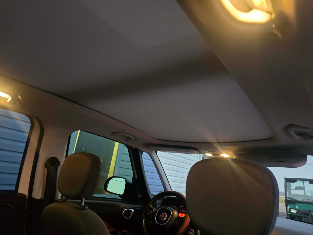 2014 FIAT 500L Image 7