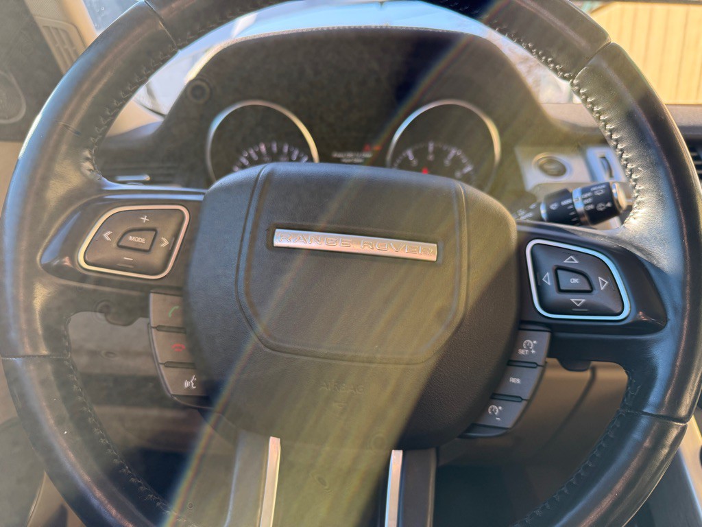 2015 Land Rover Range Rover Evoque Image 2