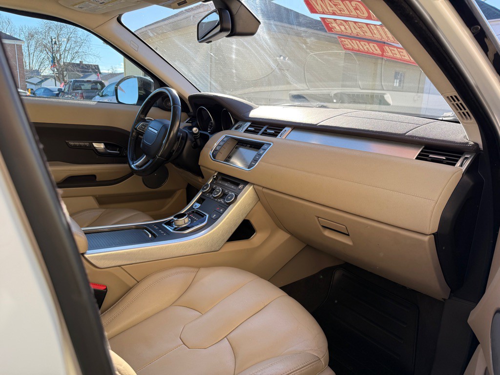 2015 Land Rover Range Rover Evoque Image 4