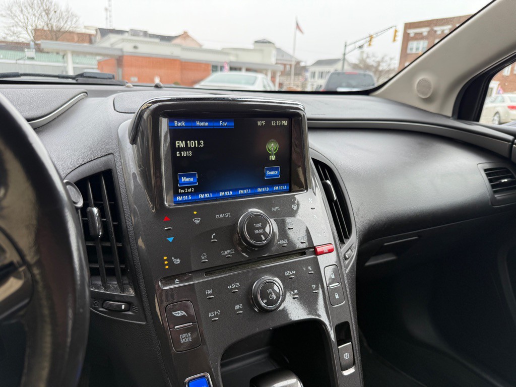 2015 Chevrolet Volt Image 15