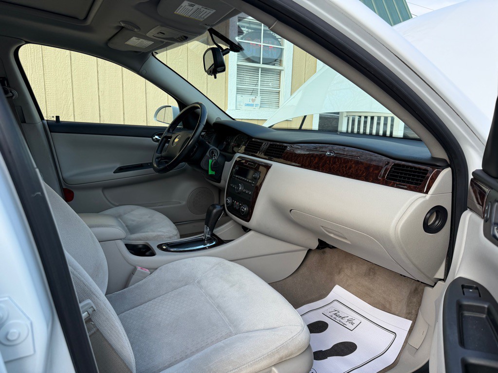 2012 Chevrolet Impala Image 17