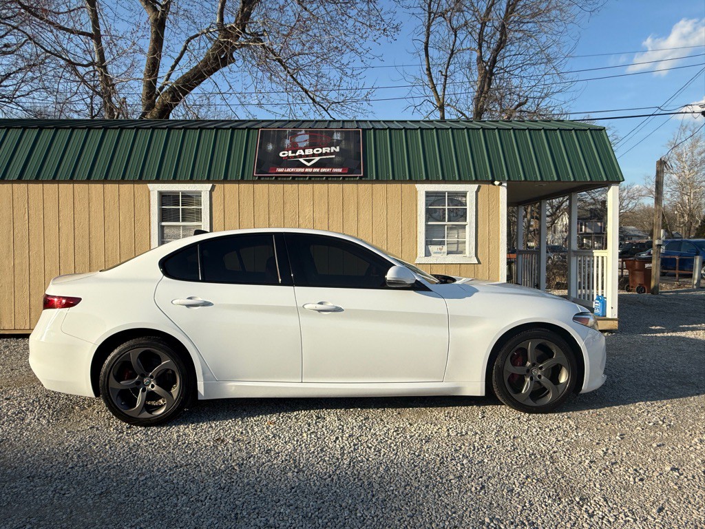 2017 Alfa Romeo Giulia Image 5