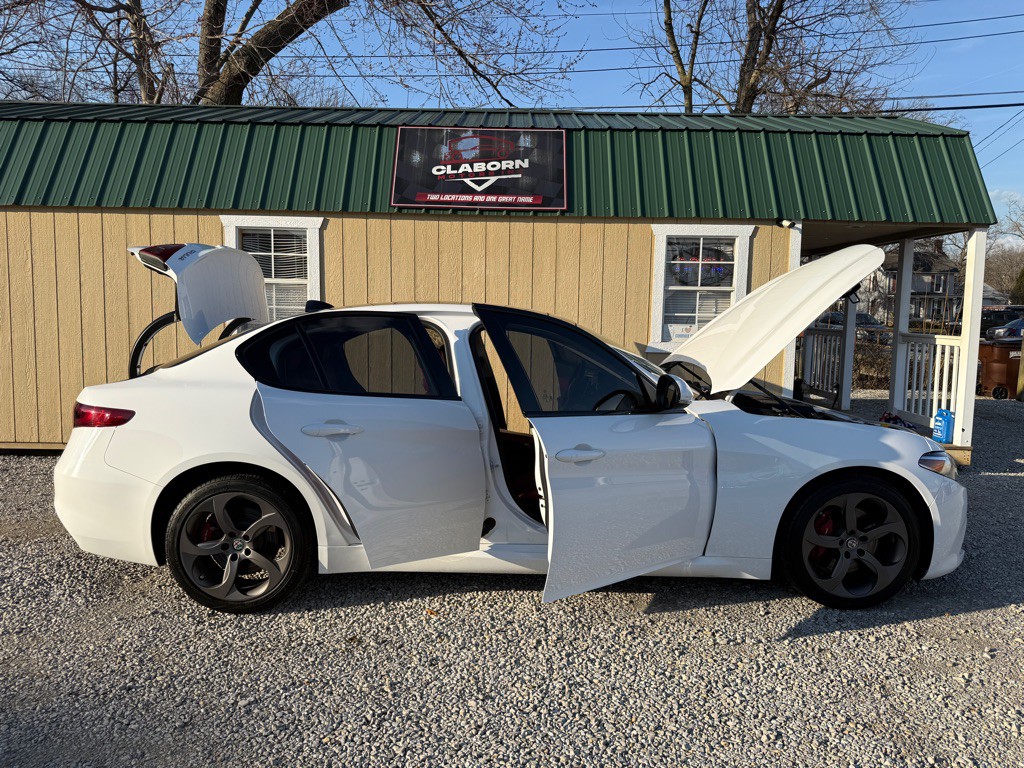 2017 Alfa Romeo Giulia Image 15