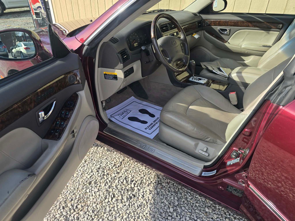 2003 Hyundai XG Image 2