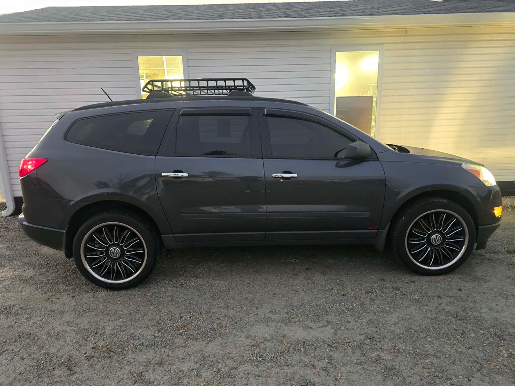 2012 Chevrolet Traverse Image 2