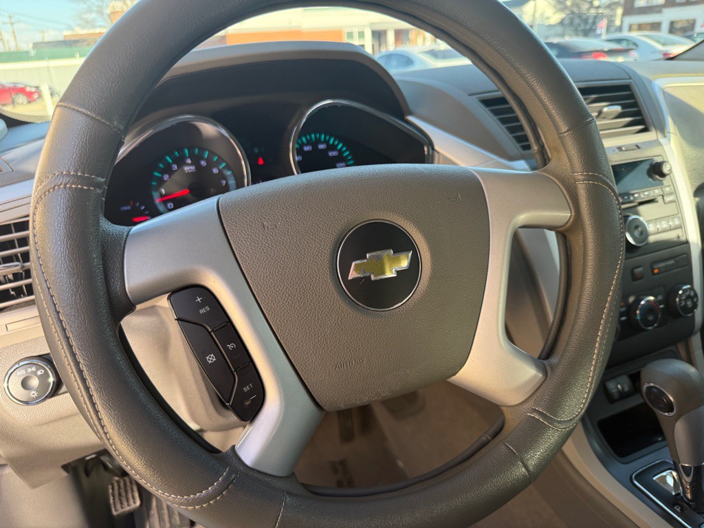 2012 Chevrolet Traverse Image 11