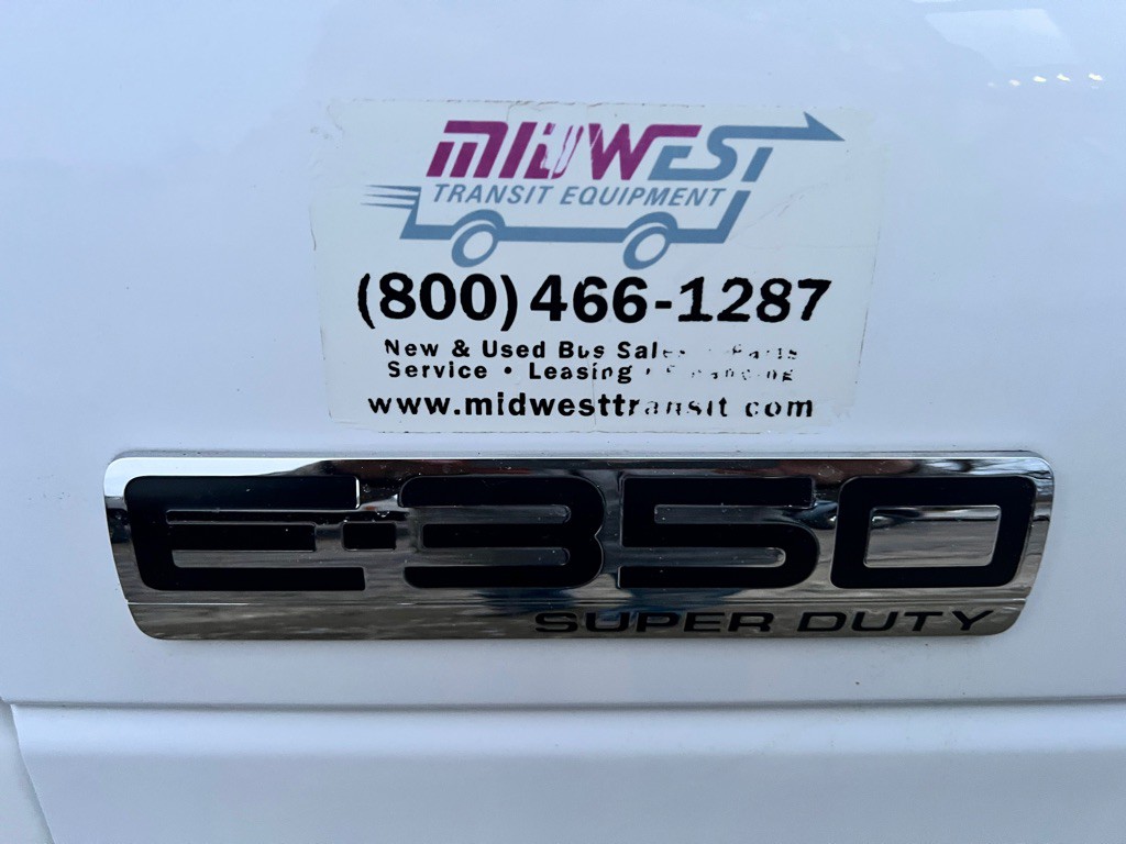 2016 Ford Econoline Image 3