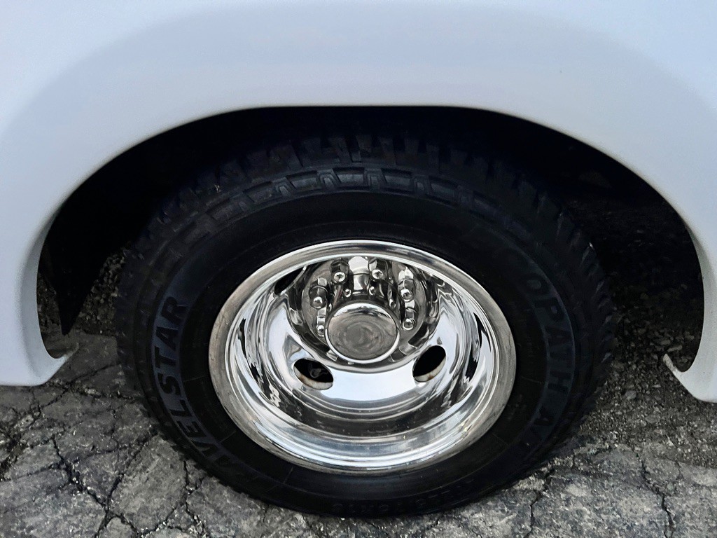 2016 Ford Econoline Image 4