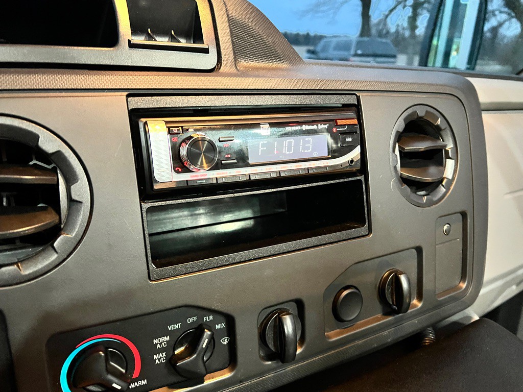 2016 Ford Econoline Image 12