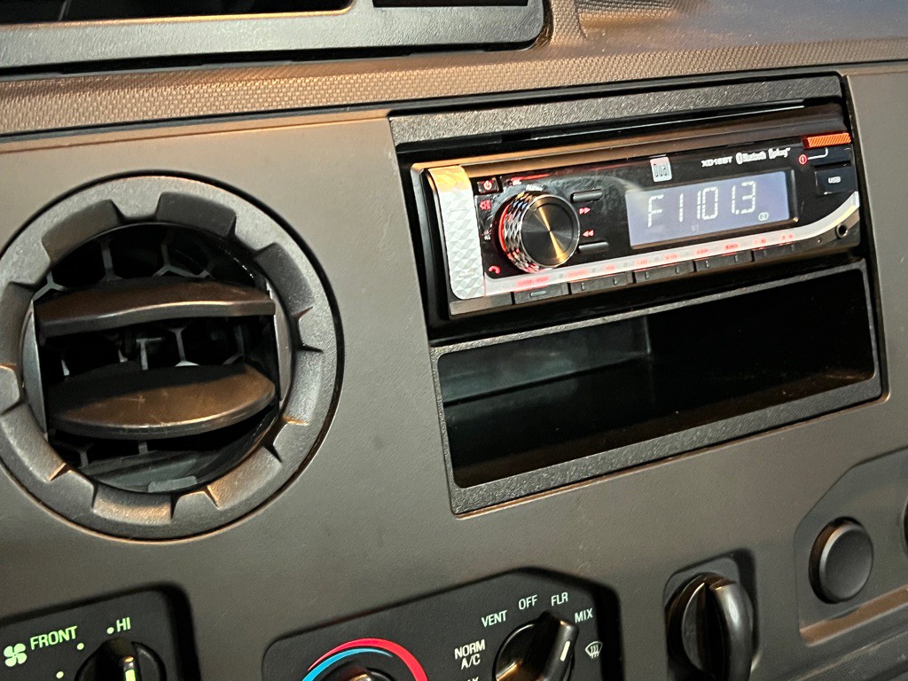 2016 Ford Econoline Image 16