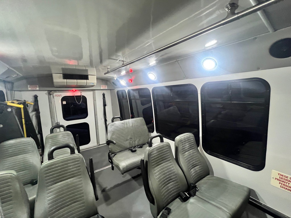 2016 Ford Econoline Image 22