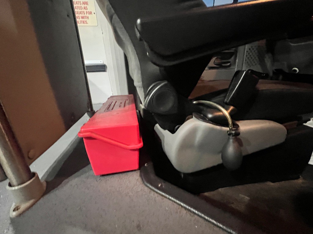 2016 Ford Econoline Image 24