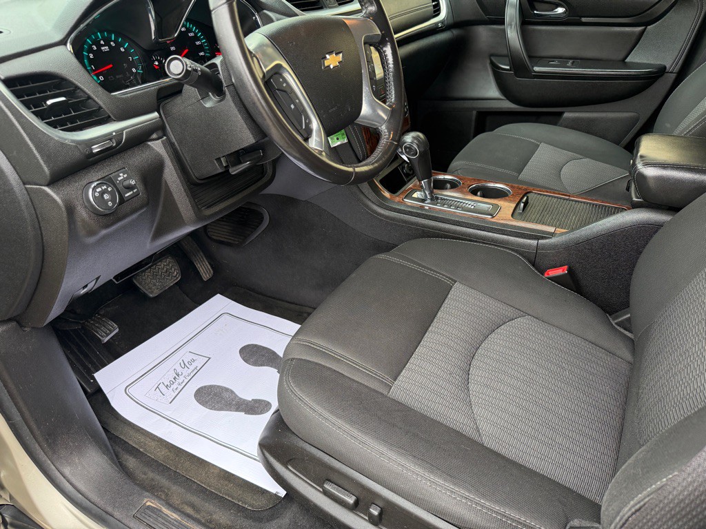 2014 Chevrolet Traverse Image 2