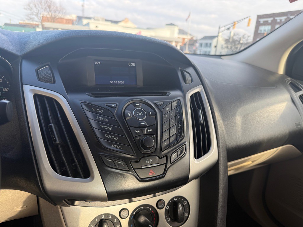 2014 Ford Focus Image 14