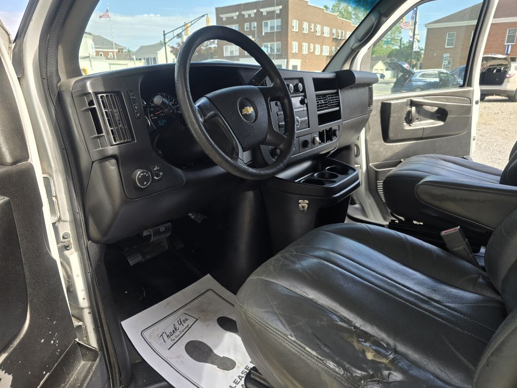 2015 Chevrolet Express Image 5