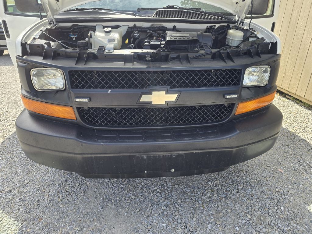 2015 Chevrolet Express Image 7