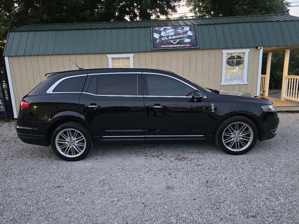 2019 Lincoln MKT Image 3