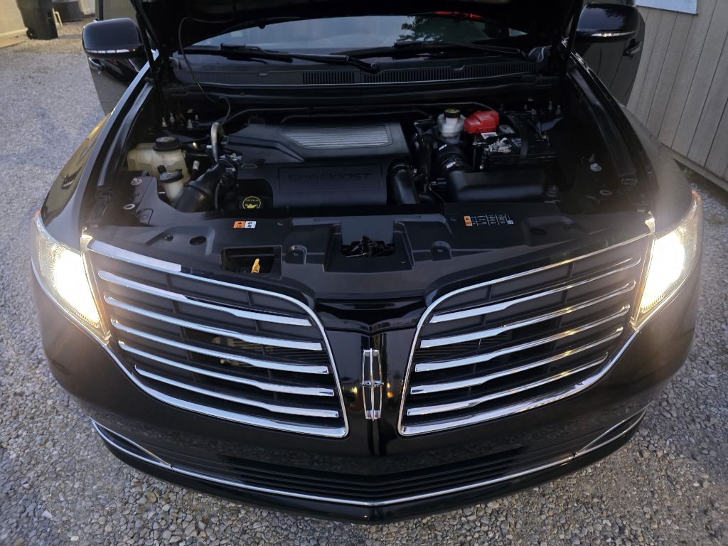 2019 Lincoln MKT Image 4