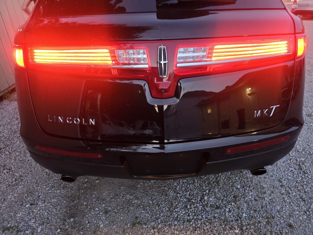 2019 Lincoln MKT Image 5