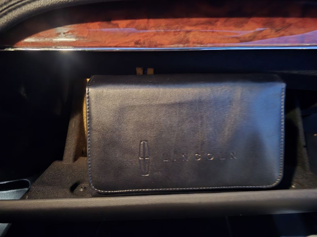2019 Lincoln MKT Image 13