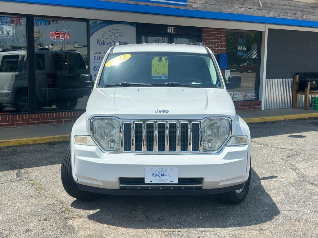 2012 Jeep Liberty Image 2