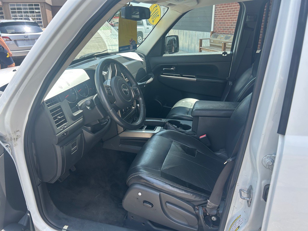 2012 Jeep Liberty Image 10