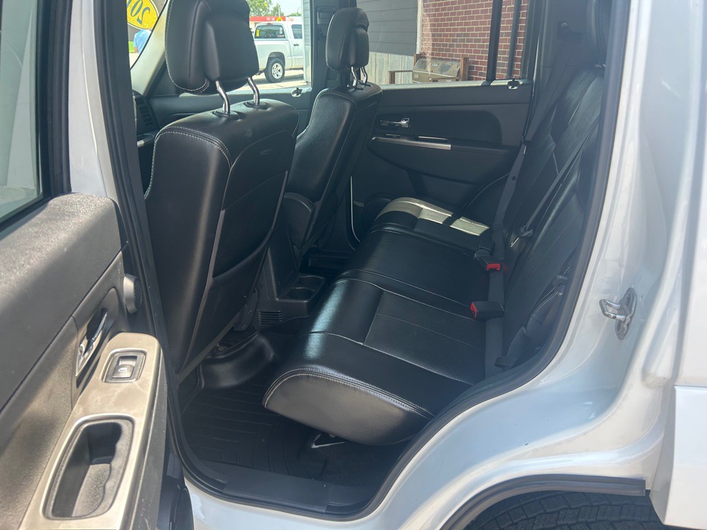 2012 Jeep Liberty Image 11