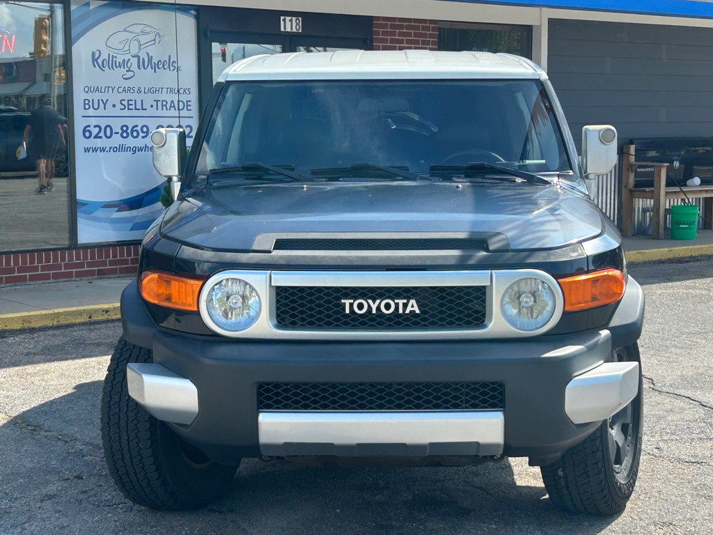 2008 Toyota FJ Cruiser Image 2
