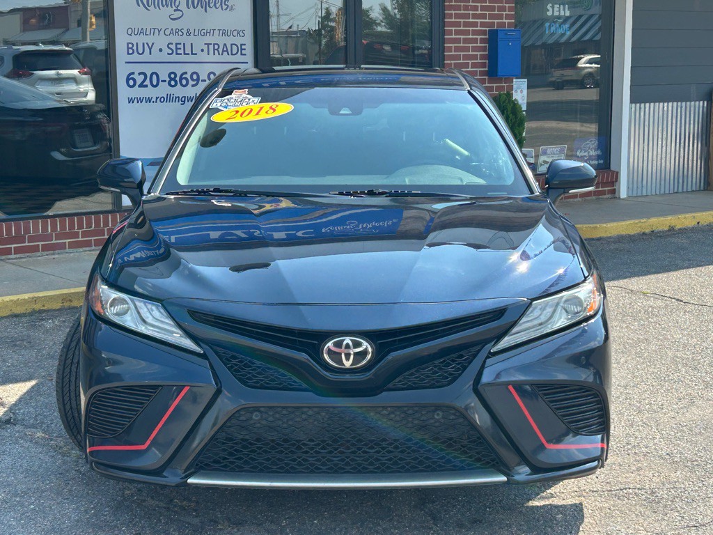 2018 Toyota Camry Image 2