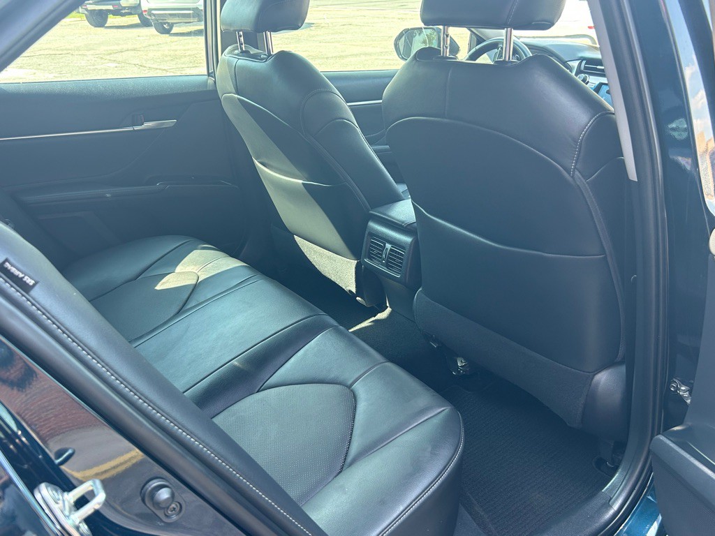2018 Toyota Camry Image 12