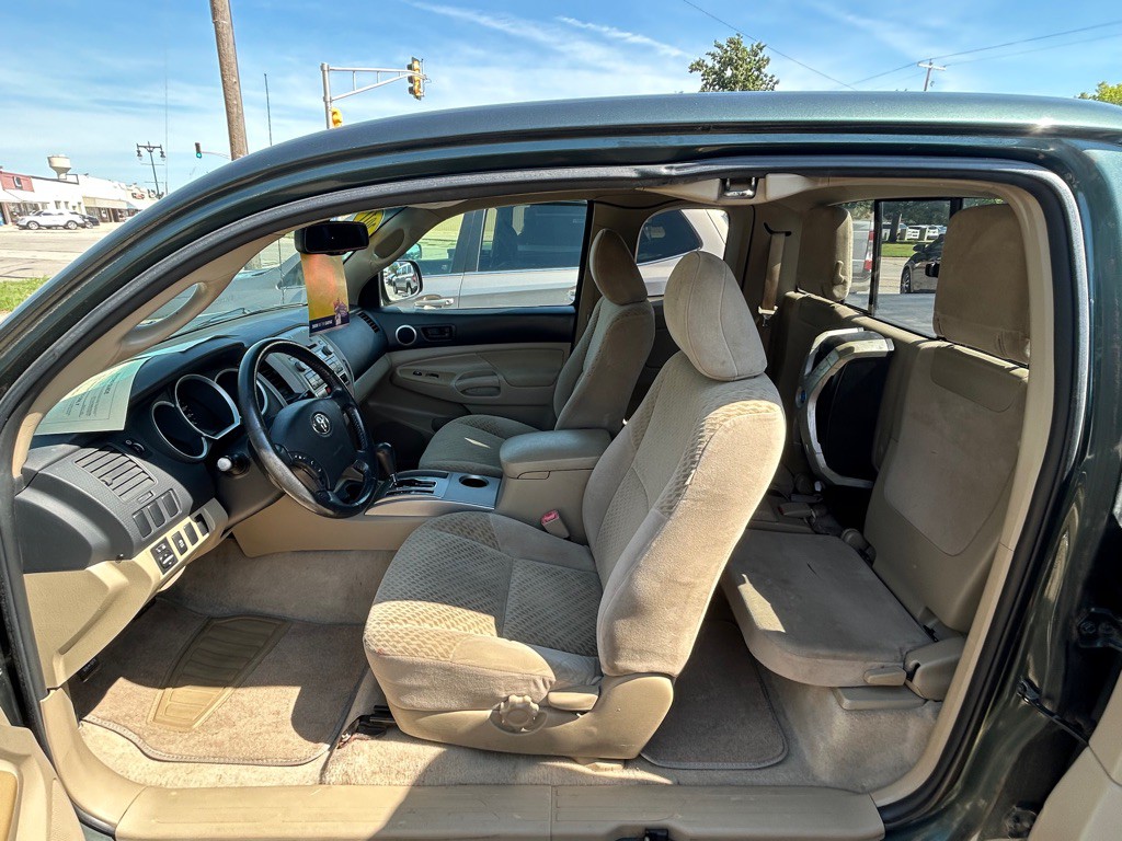 2011 Toyota Tacoma Image 10