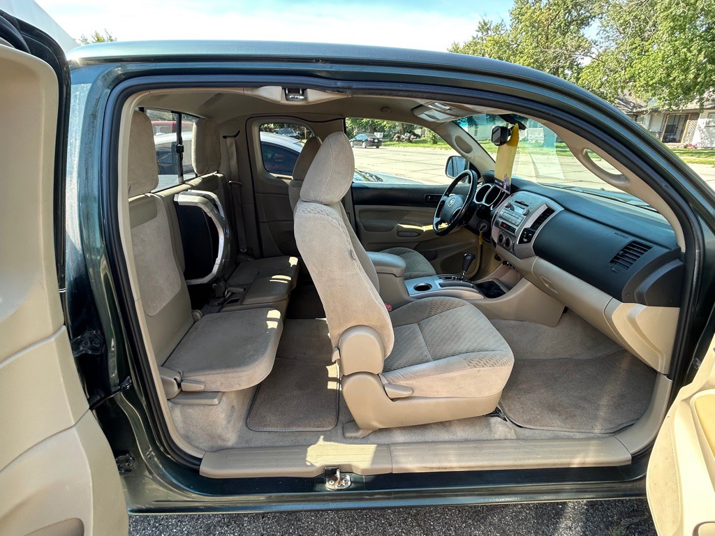 2011 Toyota Tacoma Image 13