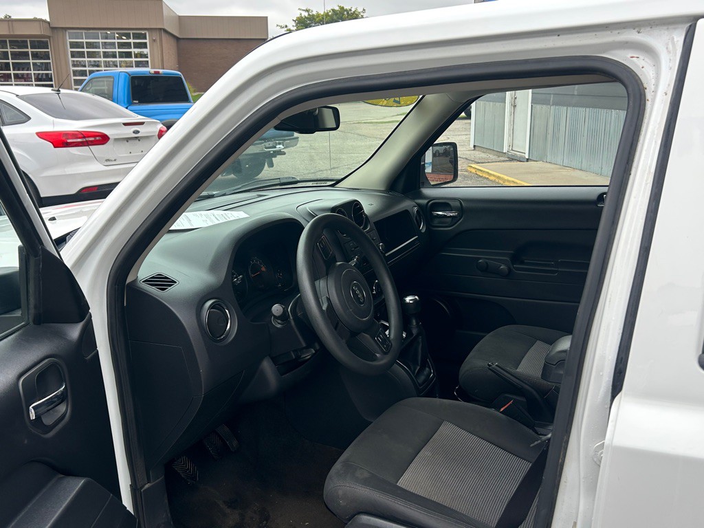 2016 Jeep Patriot Image 10