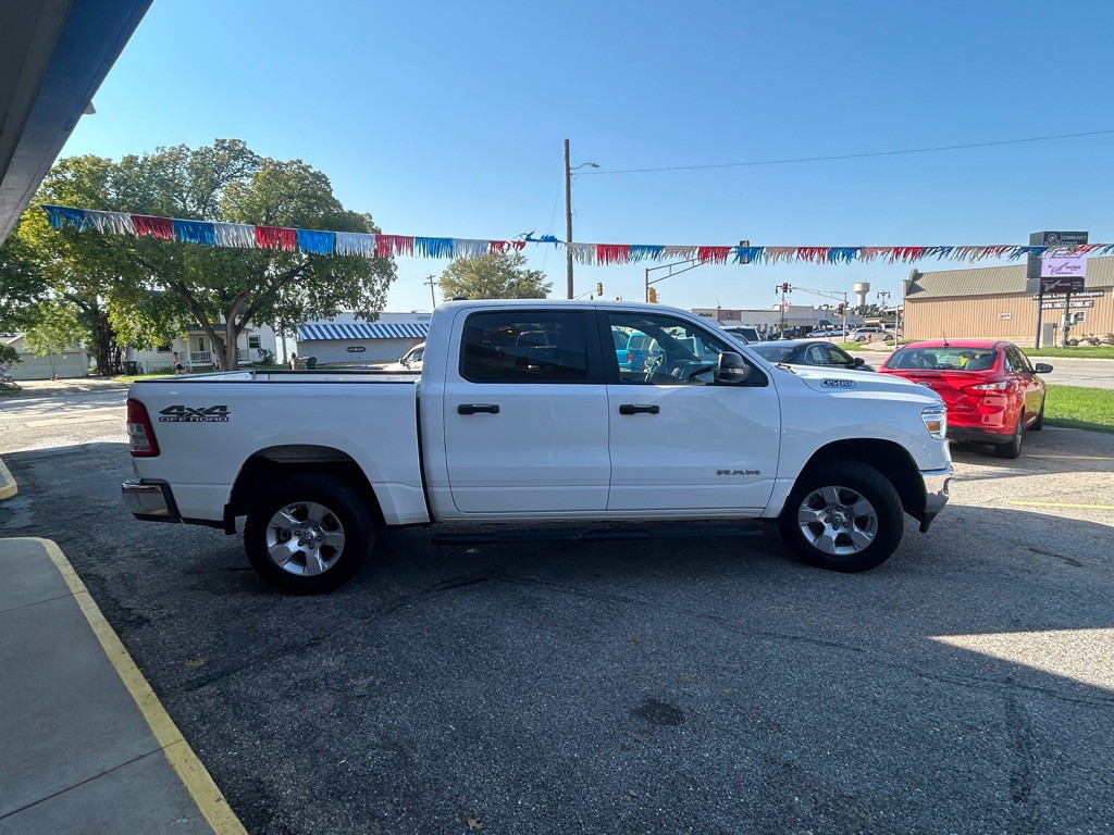 2023 RAM 1500 Image 3