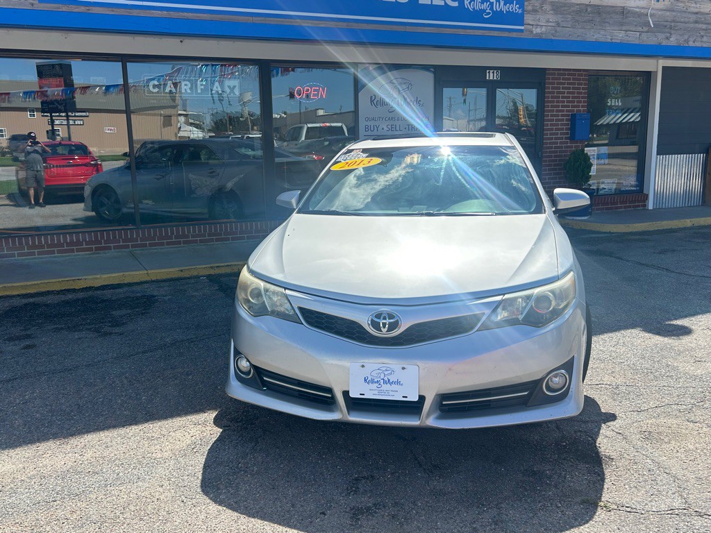 2013 Toyota Camry Image 3