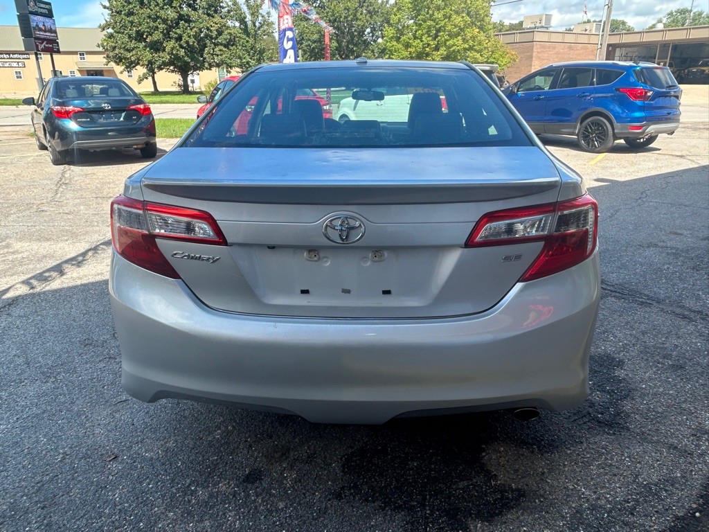 2013 Toyota Camry Image 4