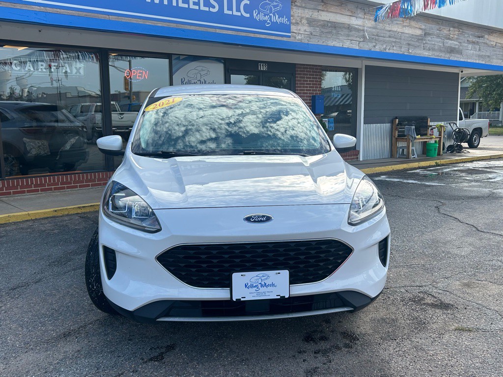 2021 Ford Escape Image 2